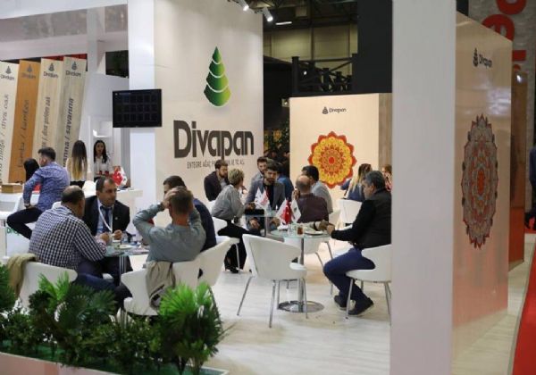 DİVAPAN stand with great interest